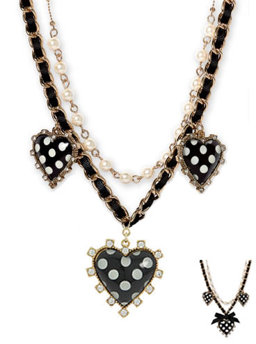 BETSEY JOHNSON First Date Triple Heart Necklace