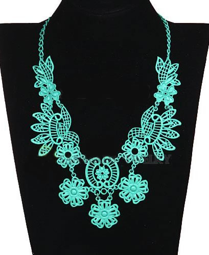 Choker Bib Necklace in Seaform Green