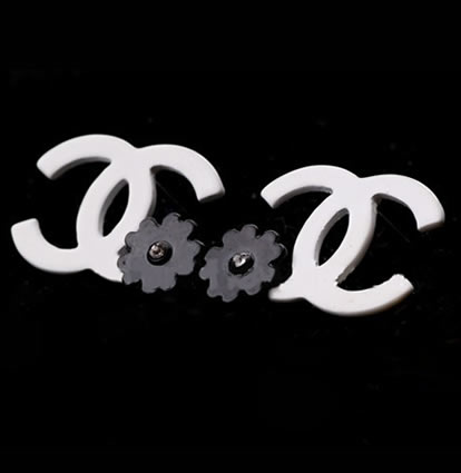 DC White Earrings with flower