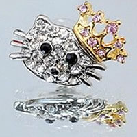 Hello_Kitty_Crown_Earrings0.jpg