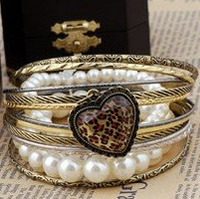 Multi-Bangle_Leopard_Heart_Bracelet0.jpg