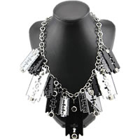 Razor-Blade-Necklace0.jpg