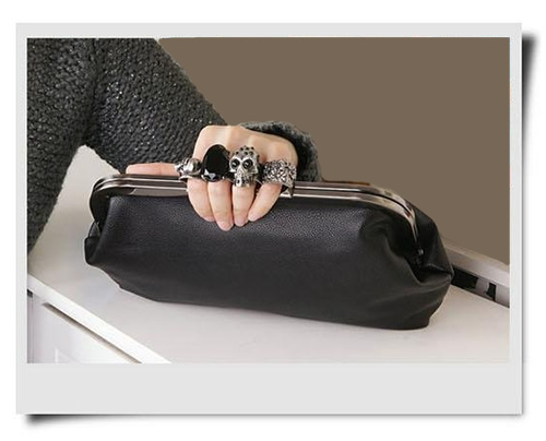 Knuckle purse clearance
